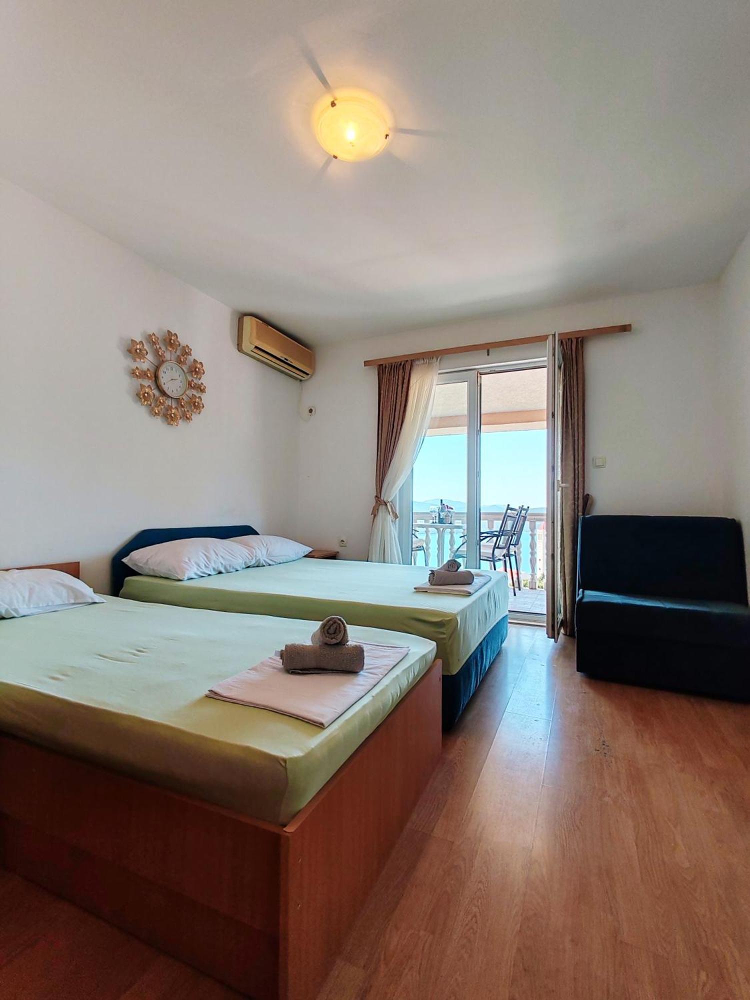 Apartment & Rooms Tempera نيوم المظهر الخارجي الصورة
